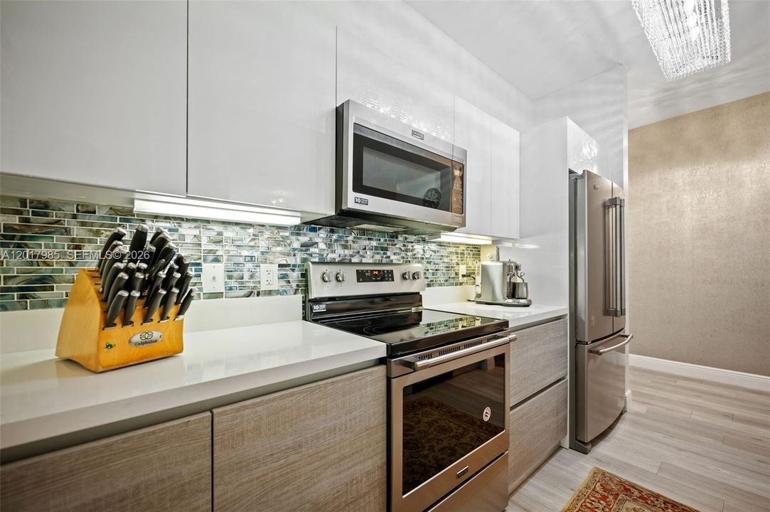 For Sale: $450,000 (2 beds, 2 baths, 1260 Square Feet)