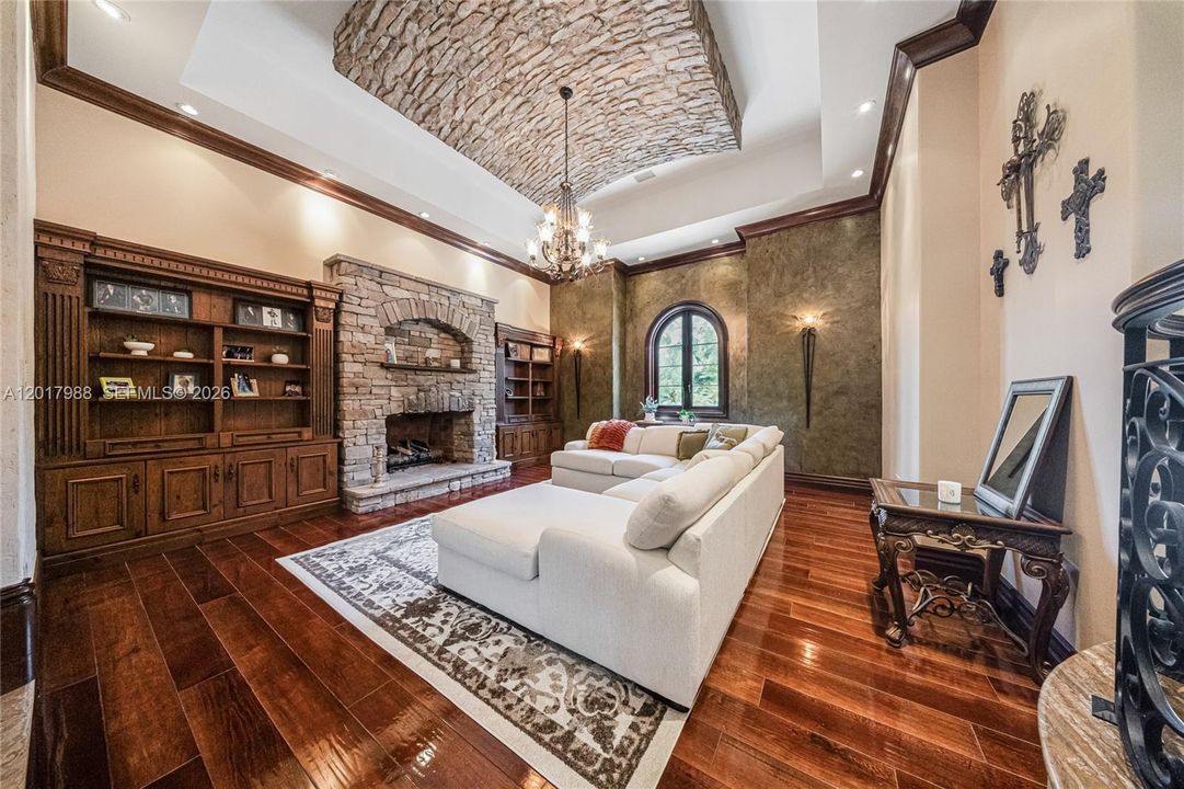 En Venta: $6,999,000 (6 camas, 5 baños, 11907 Pies cuadrados)