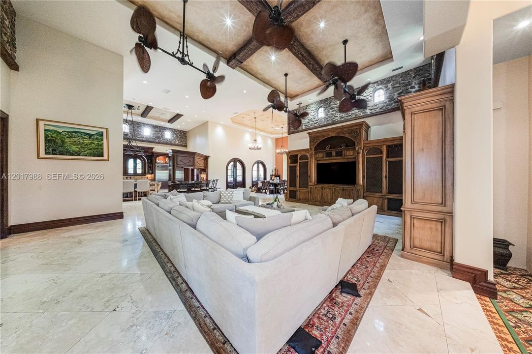 En Venta: $6,999,000 (6 camas, 5 baños, 11907 Pies cuadrados)