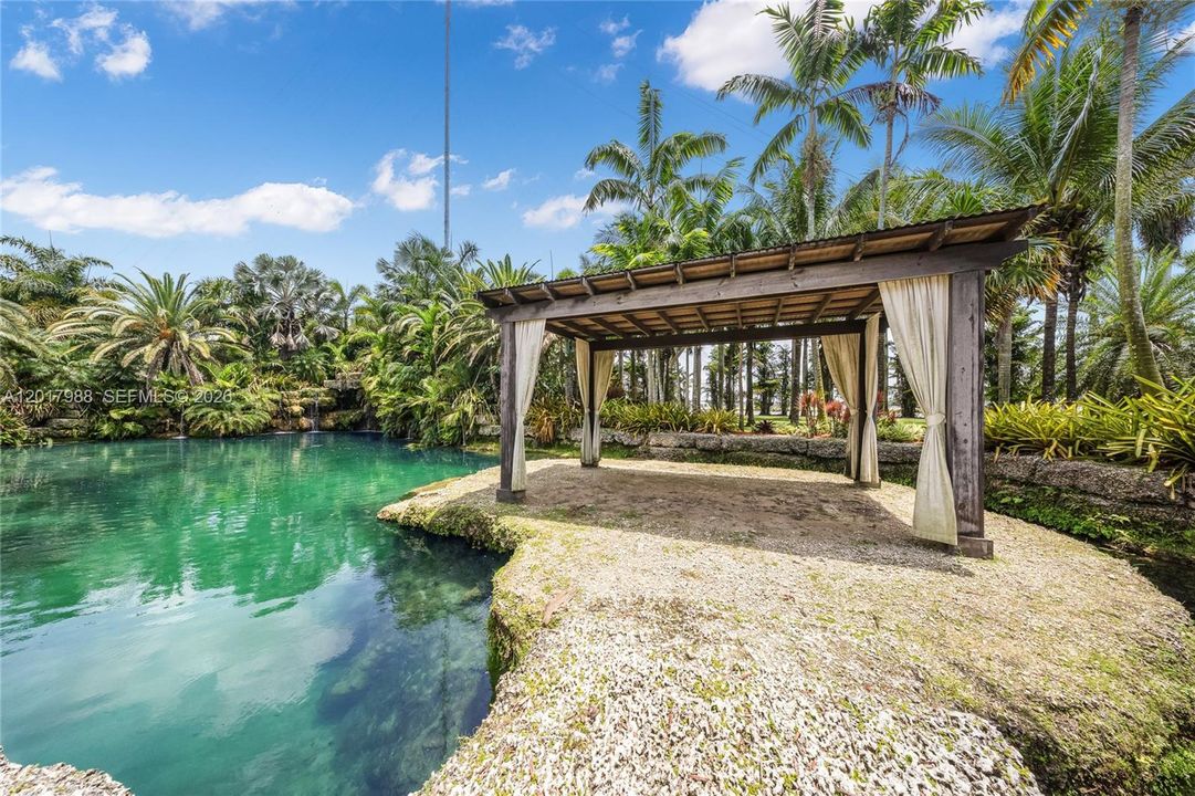 En Venta: $6,999,000 (6 camas, 5 baños, 11907 Pies cuadrados)