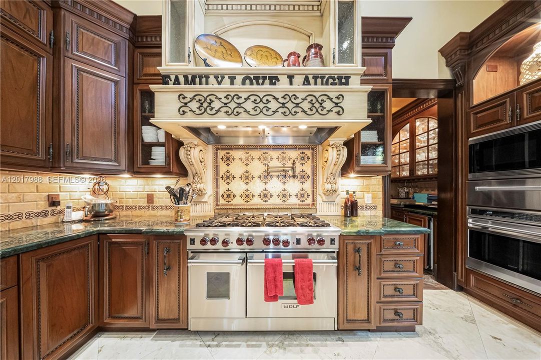 En Venta: $6,999,000 (6 camas, 5 baños, 11907 Pies cuadrados)