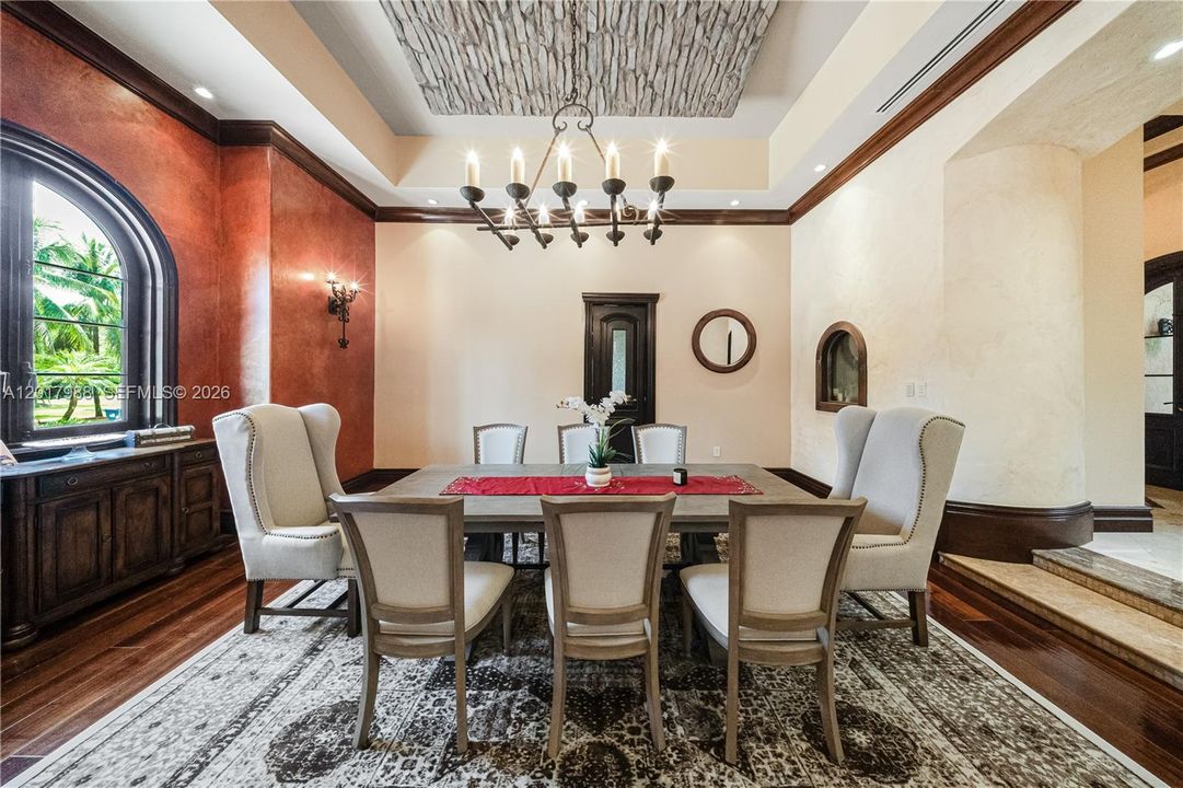 En Venta: $6,999,000 (6 camas, 5 baños, 11907 Pies cuadrados)