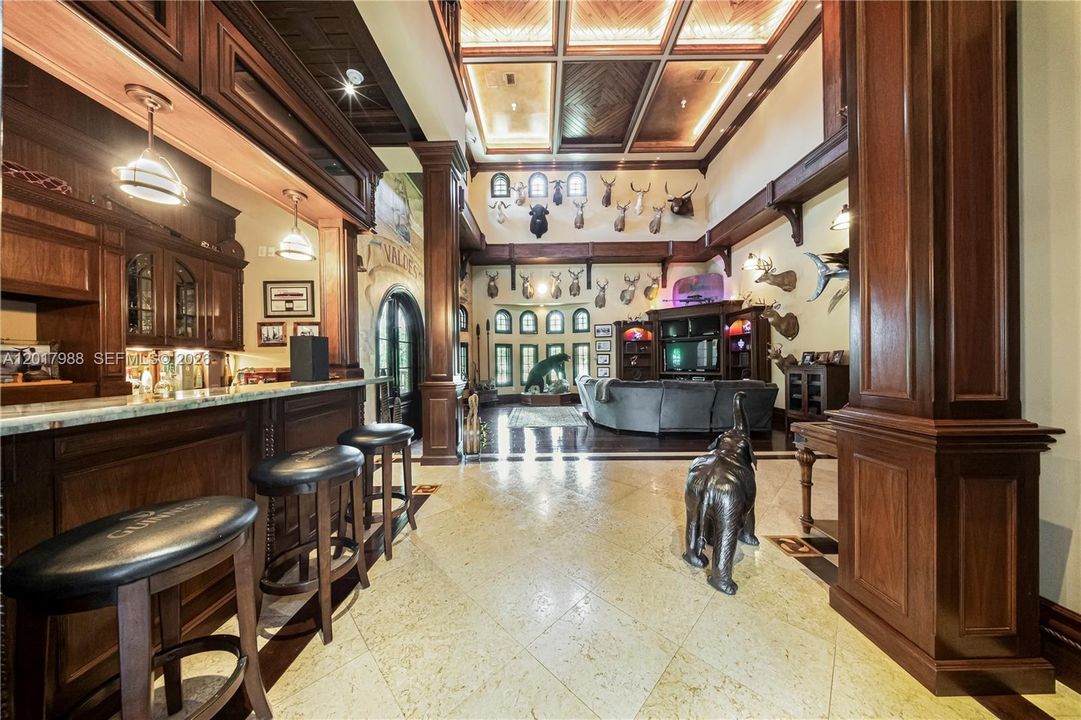 En Venta: $6,999,000 (6 camas, 5 baños, 11907 Pies cuadrados)