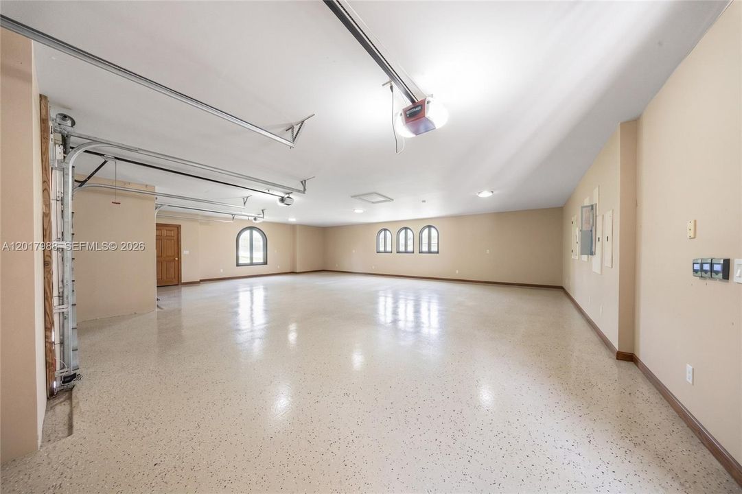 En Venta: $6,999,000 (6 camas, 5 baños, 11907 Pies cuadrados)