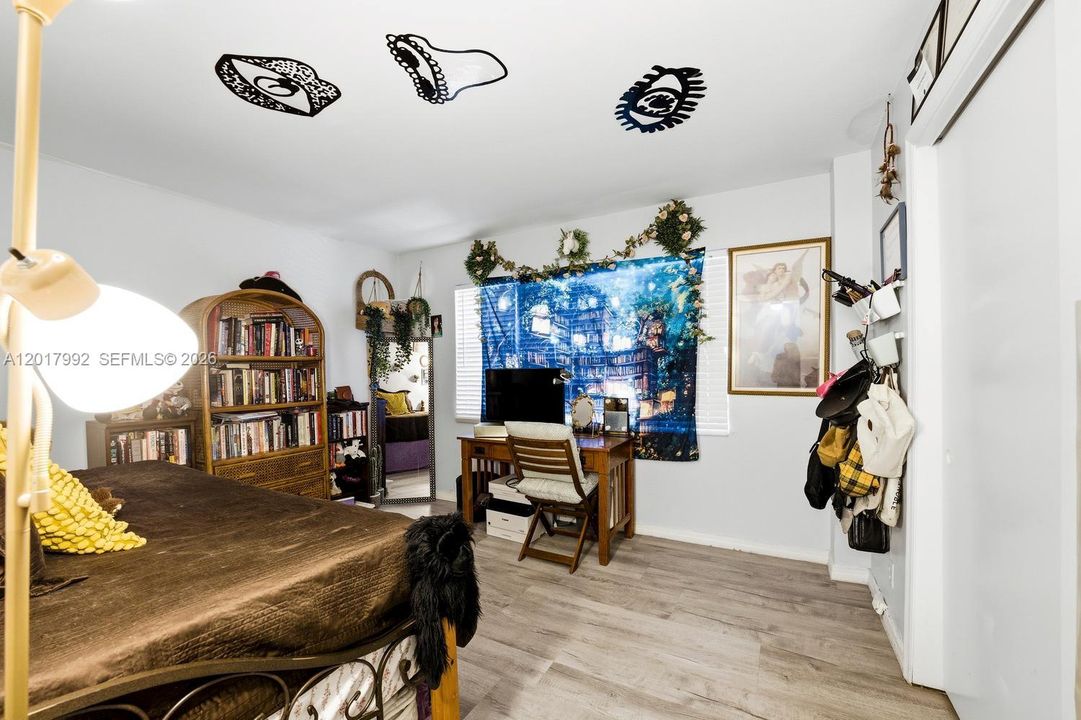 En Venta: $375,000 (2 camas, 2 baños, 1300 Pies cuadrados)