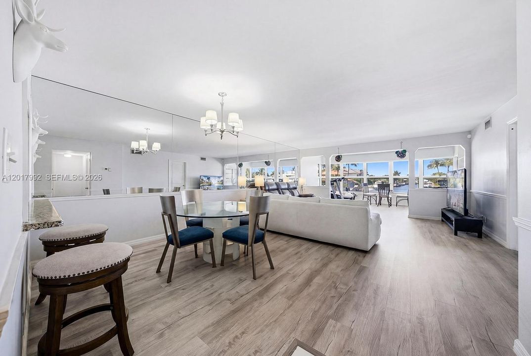 En Venta: $375,000 (2 camas, 2 baños, 1300 Pies cuadrados)
