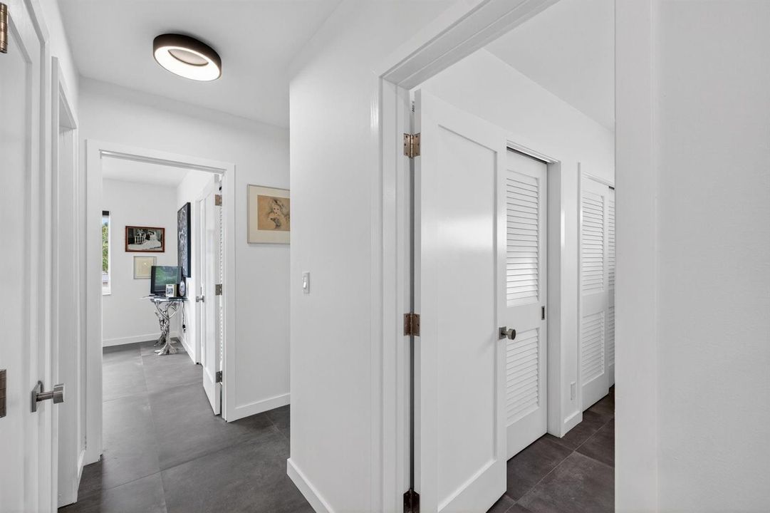Hallway to 2nd, 3rd and 4th bedrooms