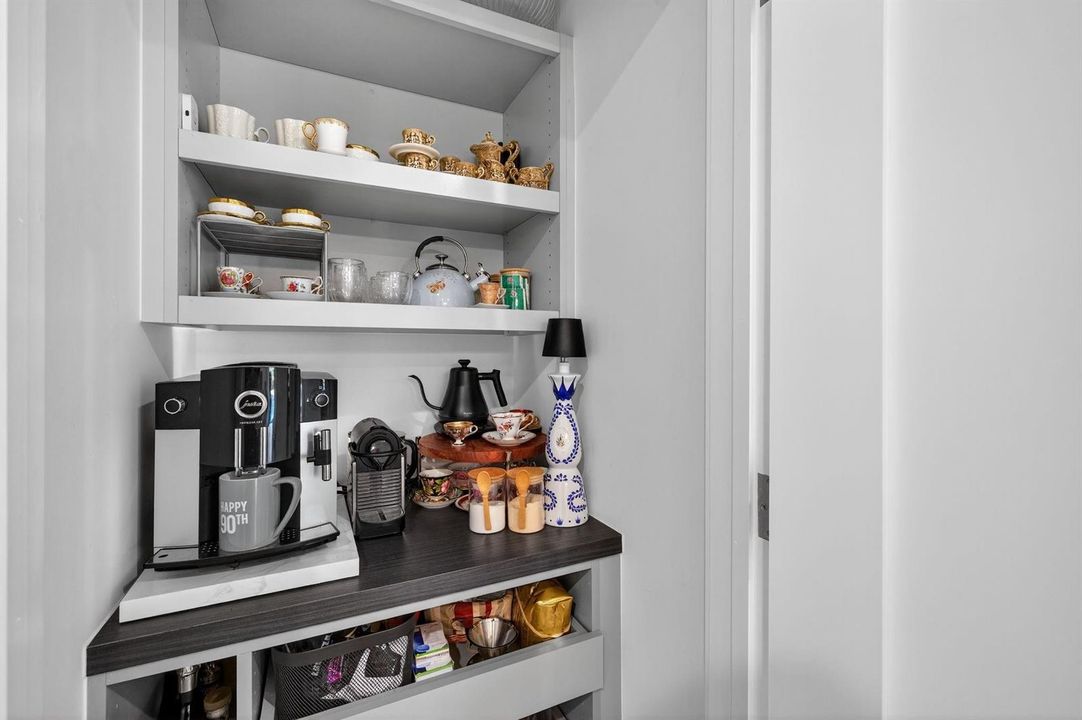 Coffee/Wet-Bar
