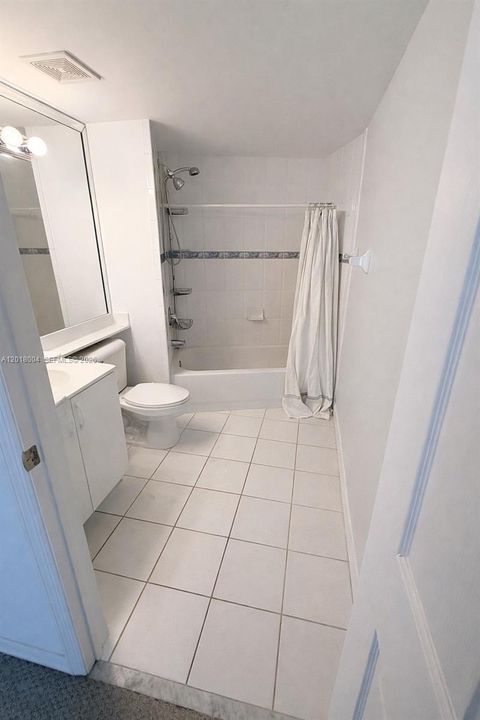En Venta: $255,000 (2 camas, 2 baños, 950 Pies cuadrados)