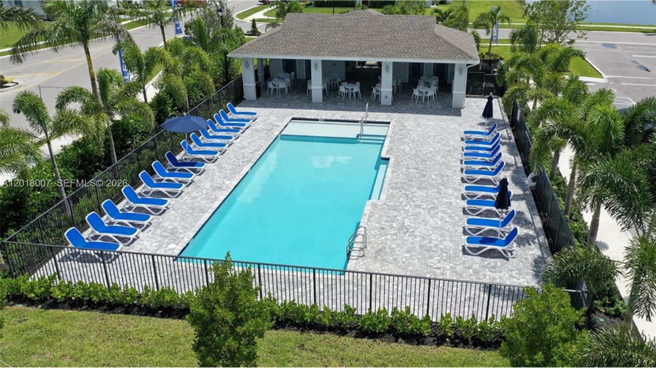 For Rent: $2,500 (3 beds, 2 baths, 1821 Square Feet)