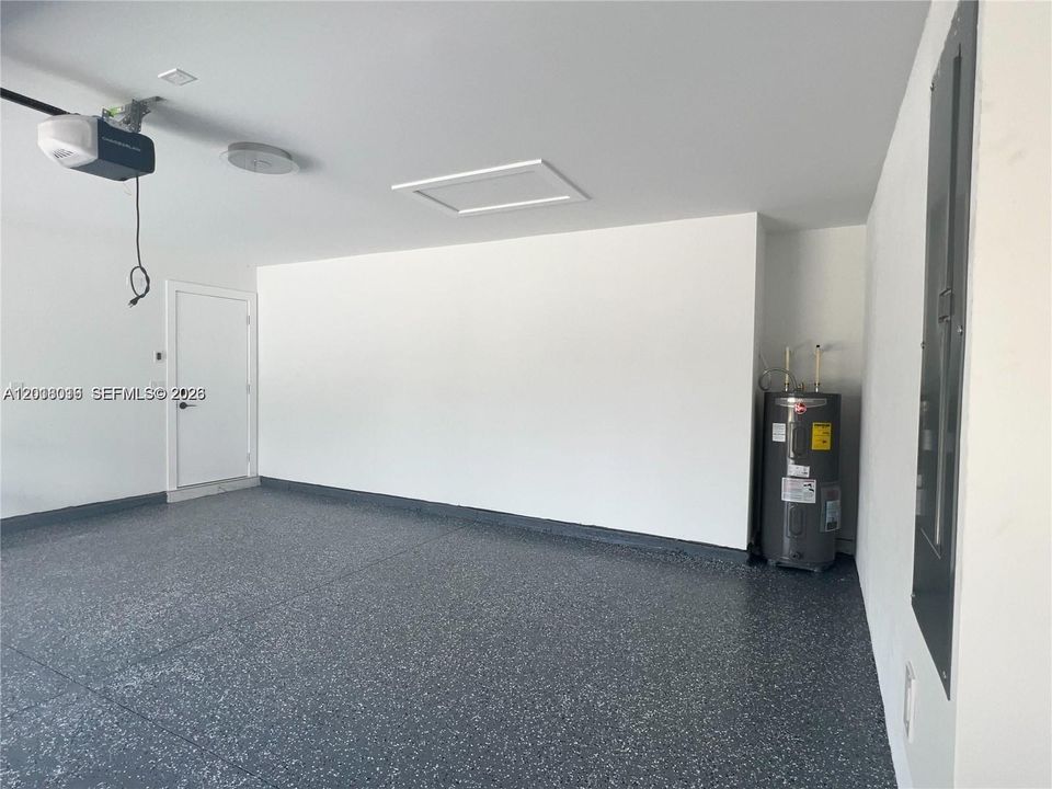 En Venta: $380,000 (4 camas, 2 baños, 1652 Pies cuadrados)