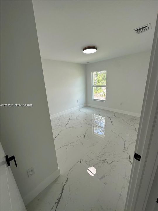 En Venta: $380,000 (4 camas, 2 baños, 1652 Pies cuadrados)
