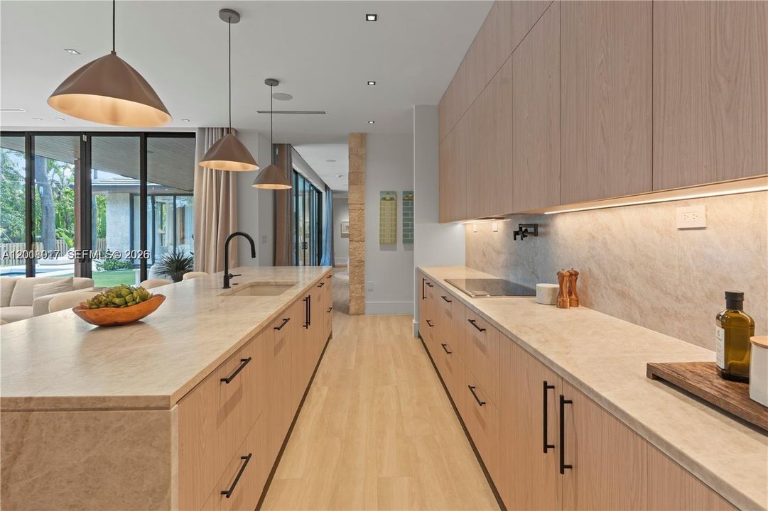 For Sale: $4,800,000 (5 beds, 6 baths, 4618 Square Feet)