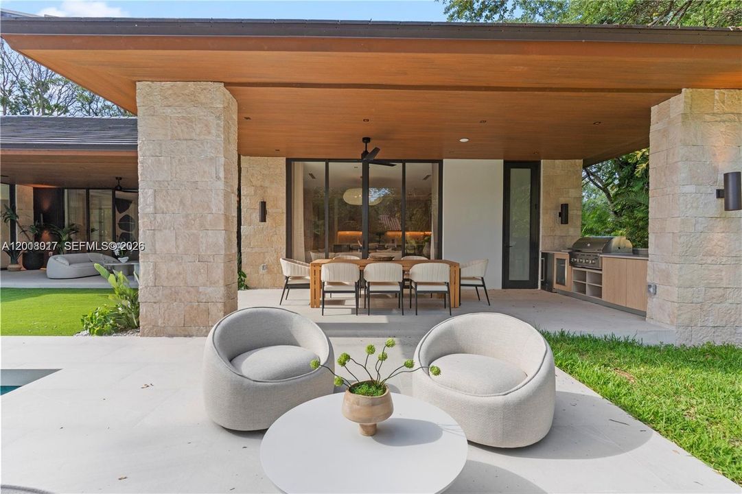 For Sale: $4,800,000 (5 beds, 6 baths, 4618 Square Feet)