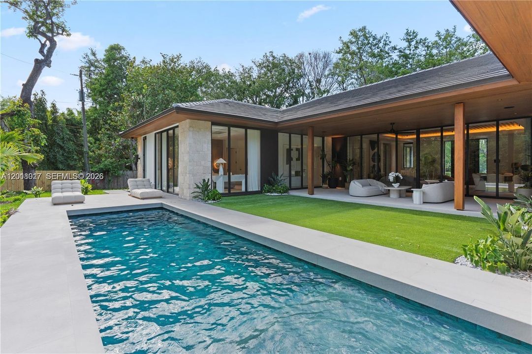 For Sale: $4,800,000 (5 beds, 6 baths, 4618 Square Feet)