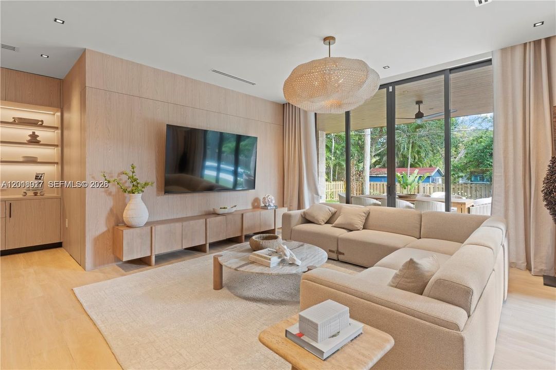 For Sale: $4,800,000 (5 beds, 6 baths, 4618 Square Feet)