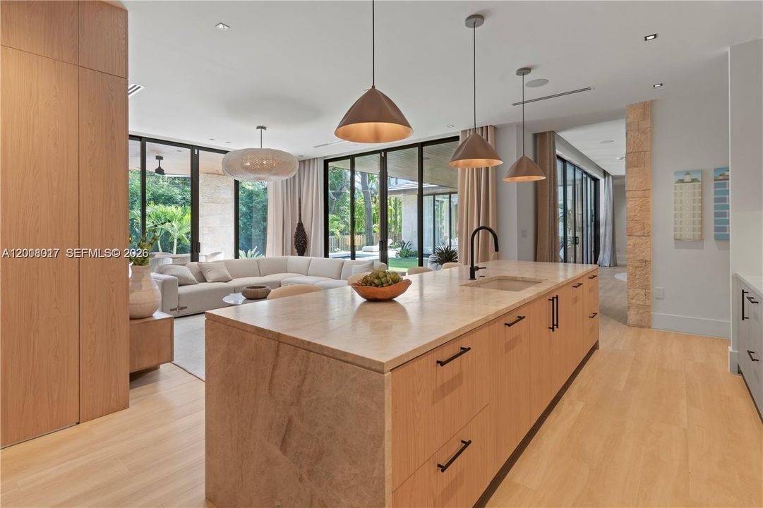 For Sale: $4,800,000 (5 beds, 6 baths, 4618 Square Feet)