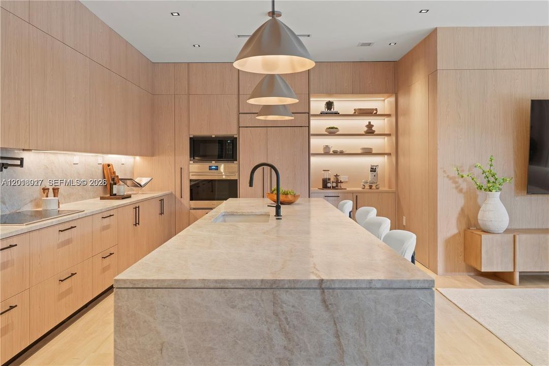 For Sale: $4,800,000 (5 beds, 6 baths, 4618 Square Feet)