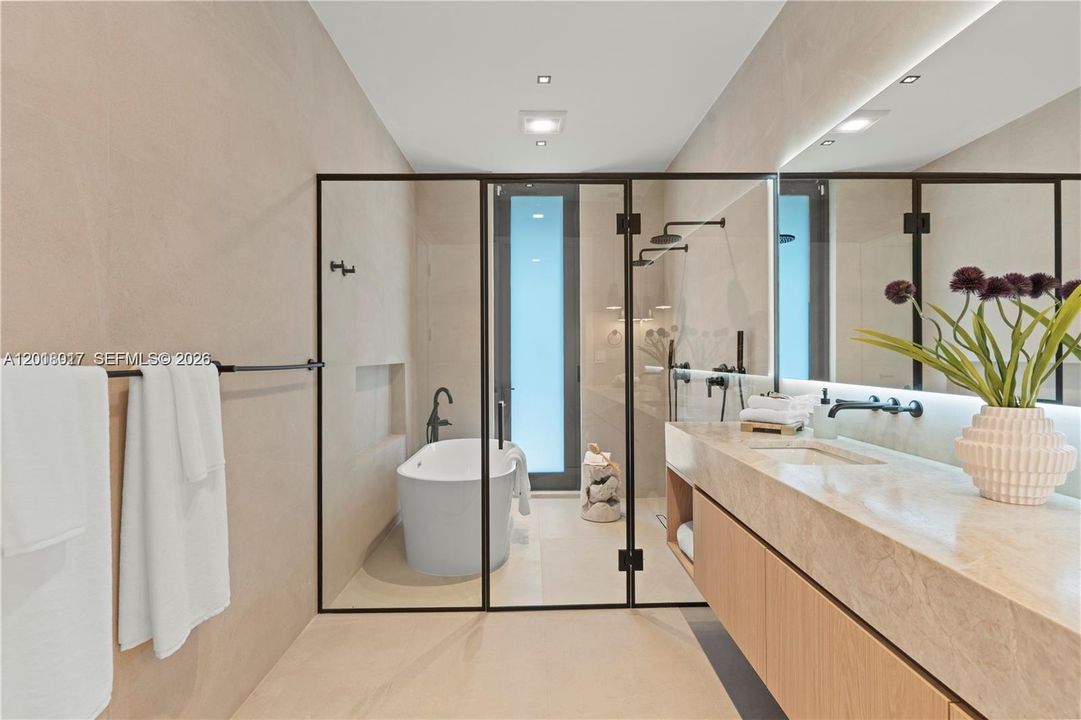 For Sale: $4,800,000 (5 beds, 6 baths, 4618 Square Feet)