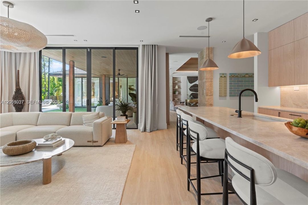 For Sale: $4,800,000 (5 beds, 6 baths, 4618 Square Feet)