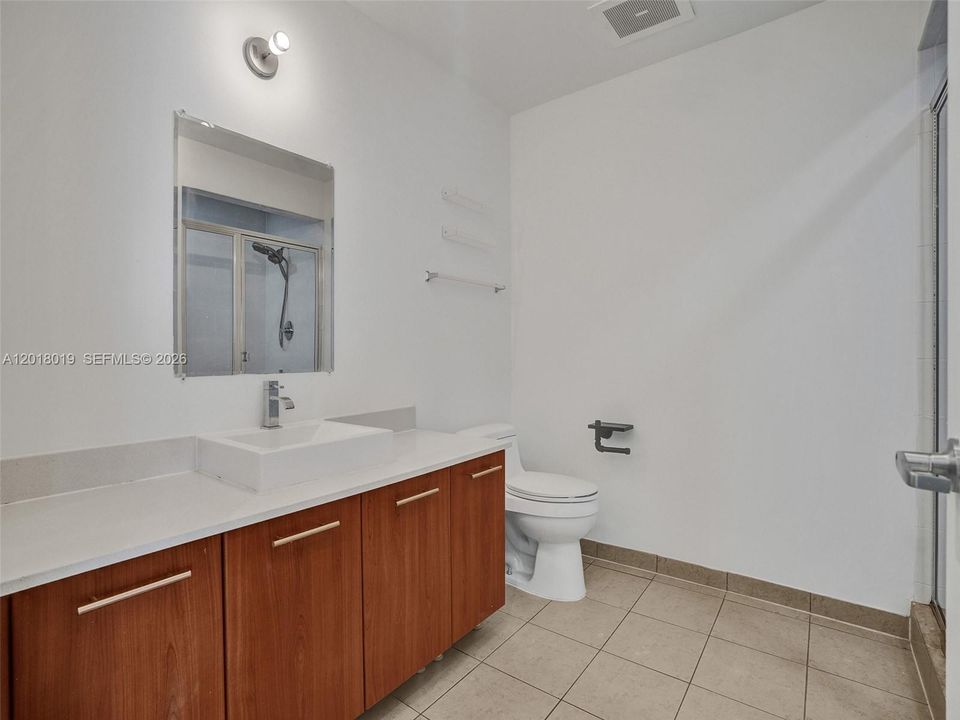 For Sale: $599,000 (1 beds, 1 baths, 1328 Square Feet)