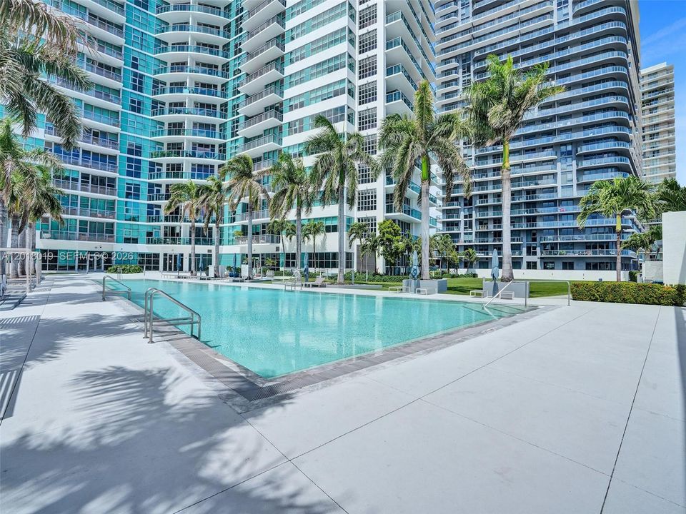 For Sale: $599,000 (1 beds, 1 baths, 1328 Square Feet)