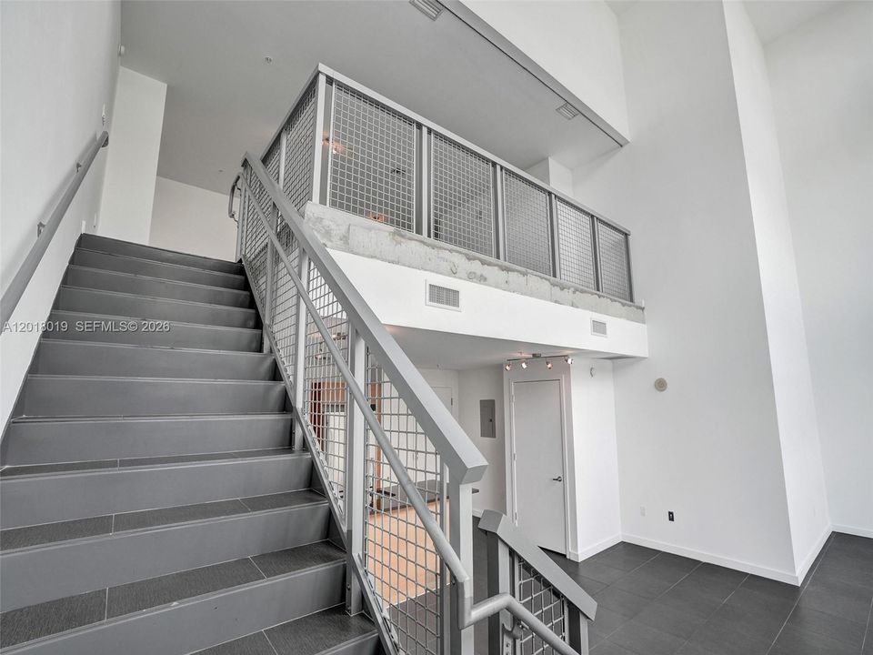 For Sale: $599,000 (1 beds, 1 baths, 1328 Square Feet)