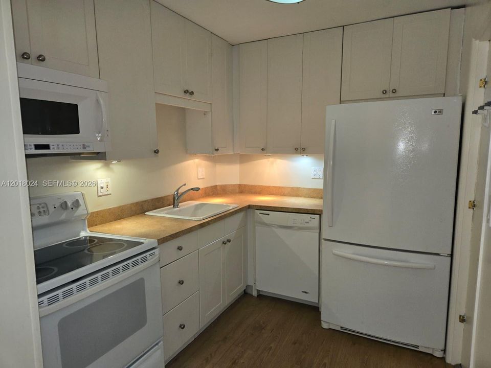На продажу: $155,000 (1 спален, 1 ванн, 750 Квадратных фут)