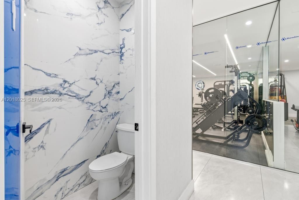 En Venta: $5,499,000 (6 camas, 3 baños, 7477 Pies cuadrados)
