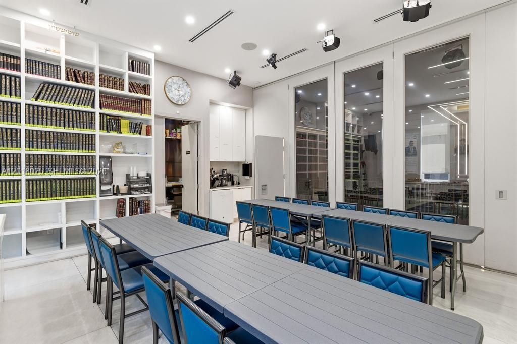 En Venta: $5,499,000 (6 camas, 3 baños, 7477 Pies cuadrados)