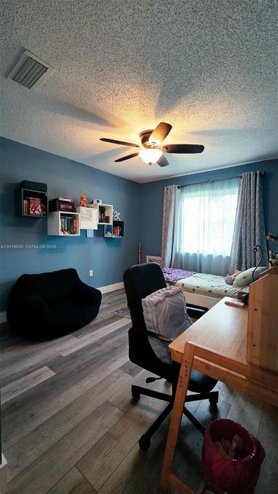 En Renta: $4,900 (4 camas, 2 baños, 1975 Pies cuadrados)