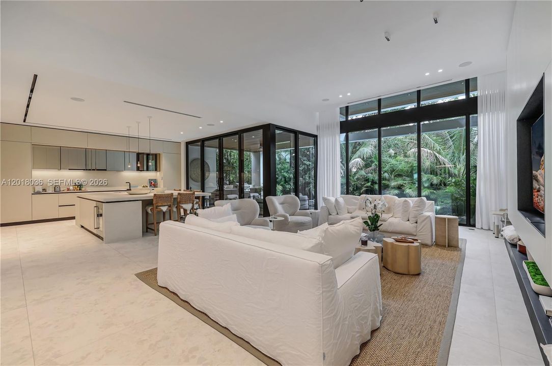 For Sale: $6,575,000 (4 beds, 4 baths, 3650 Square Feet)