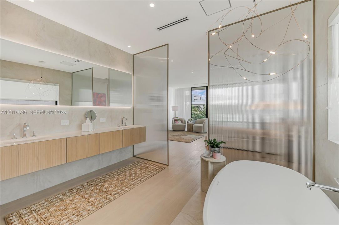 For Sale: $6,575,000 (4 beds, 4 baths, 3650 Square Feet)