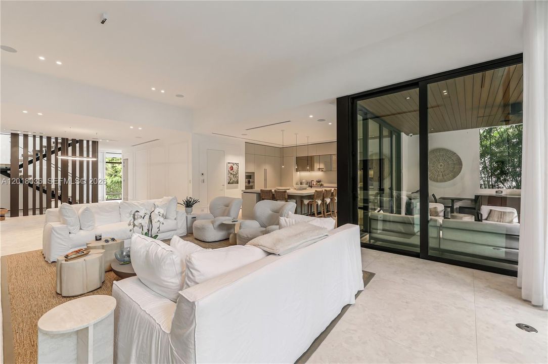 For Sale: $6,575,000 (4 beds, 4 baths, 3650 Square Feet)
