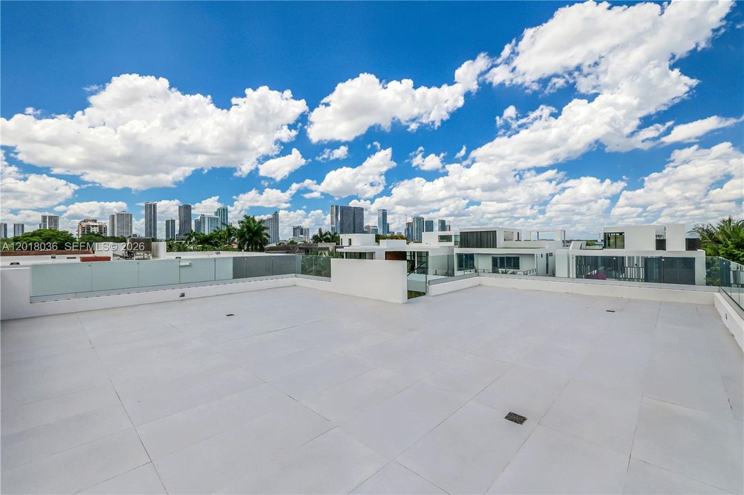 For Sale: $6,575,000 (4 beds, 4 baths, 3650 Square Feet)