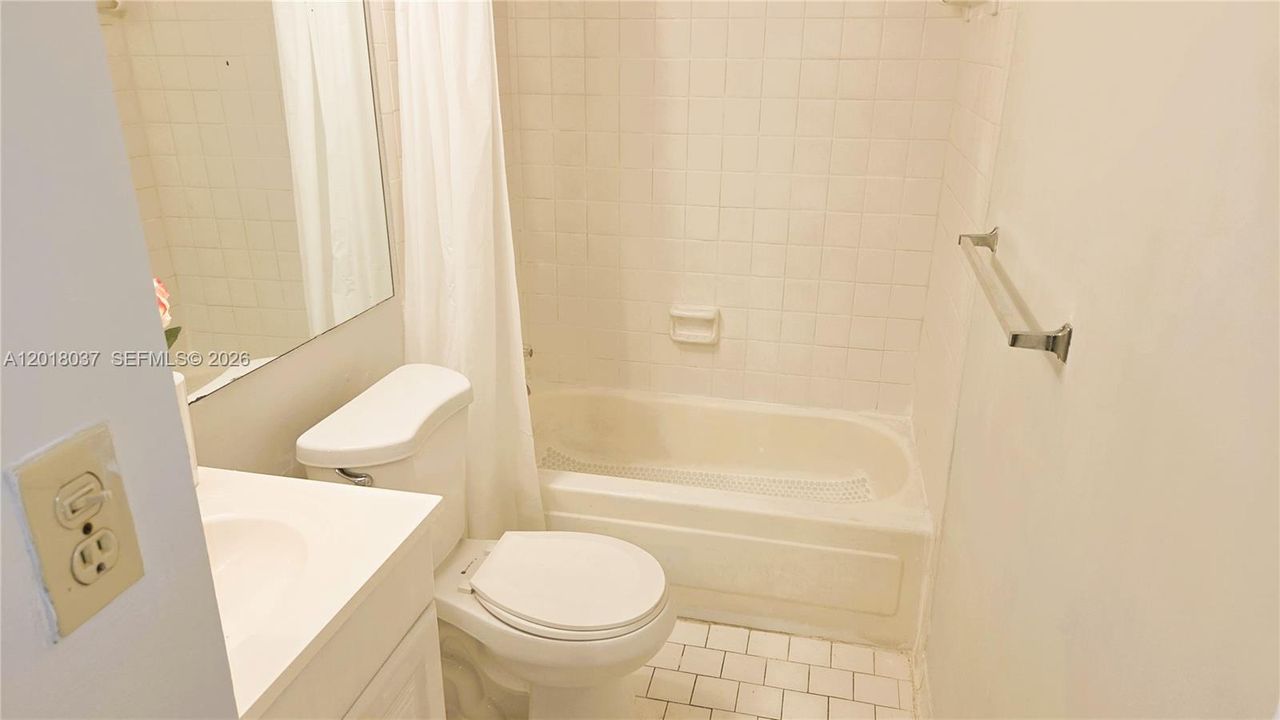 В аренду: $1,730 (2 спален, 2 ванн, 1290 Квадратных фут)