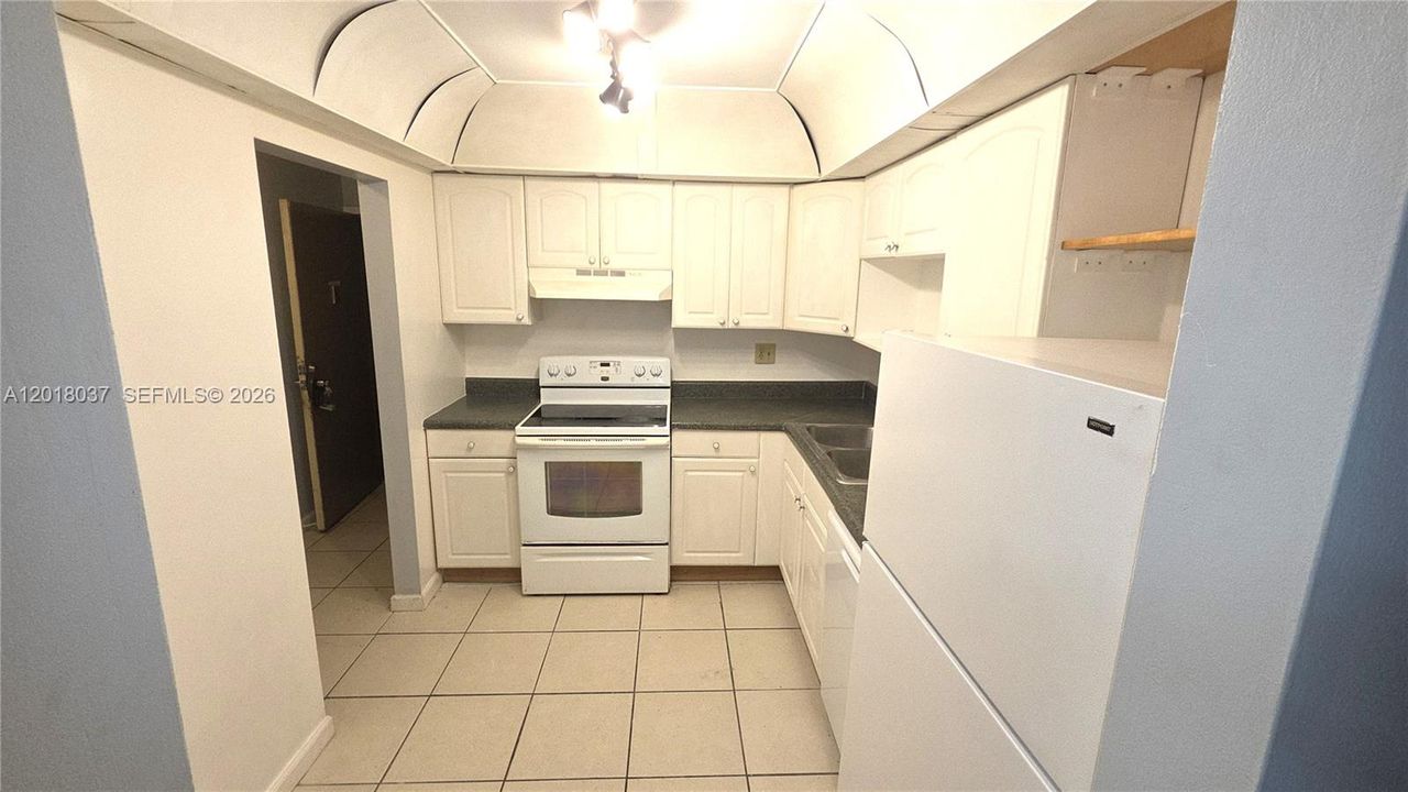 В аренду: $1,730 (2 спален, 2 ванн, 1290 Квадратных фут)