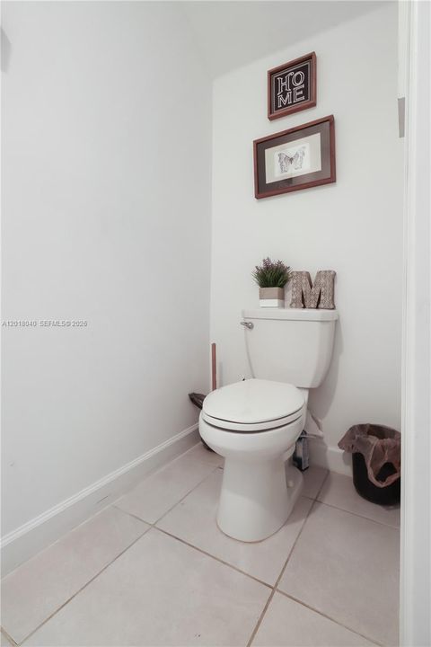 Под контрактом: $2,995 (4 спален, 2 ванн, 1861 Квадратных фут)