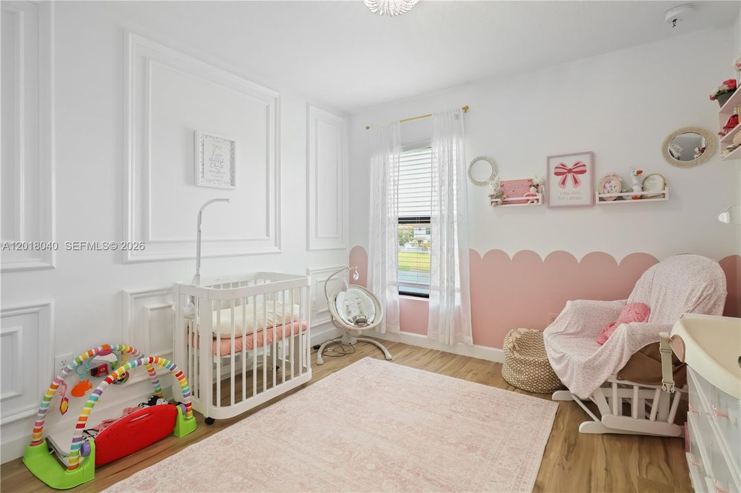 Под контрактом: $2,995 (4 спален, 2 ванн, 1861 Квадратных фут)