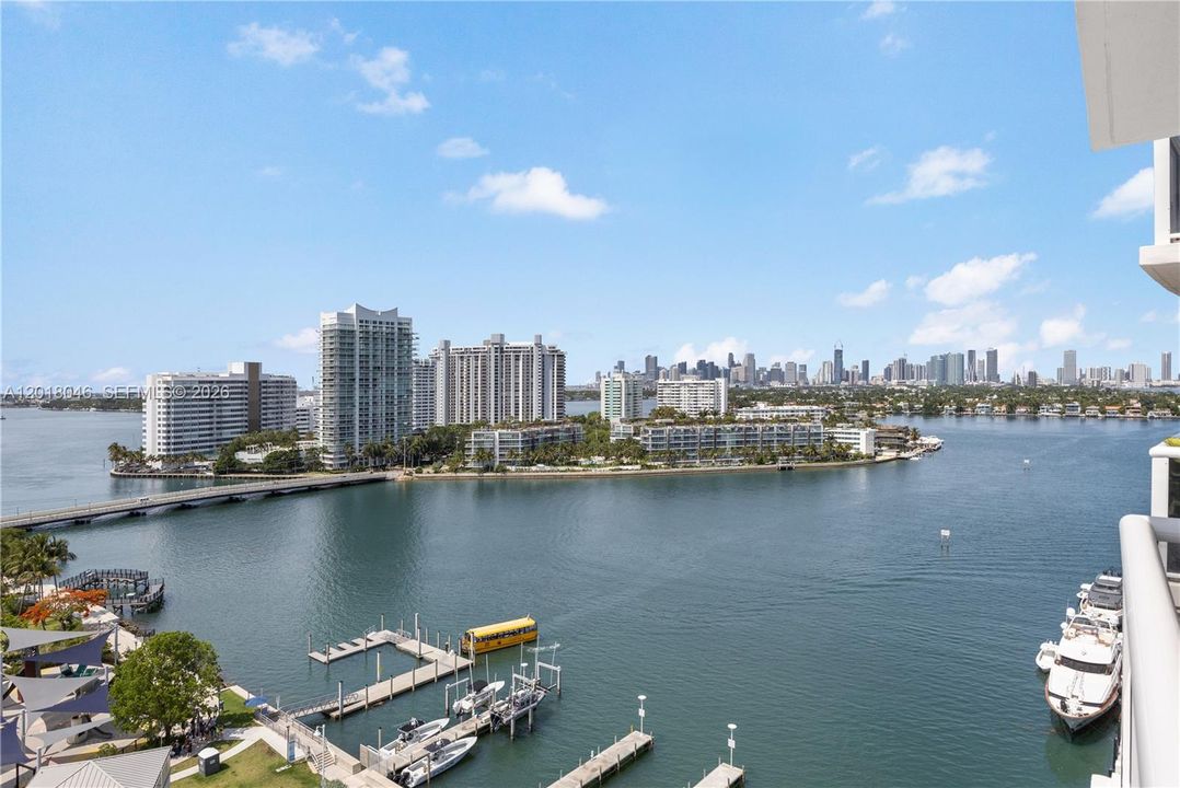 For Sale: $1,099,000 (2 beds, 2 baths, 1110 Square Feet)