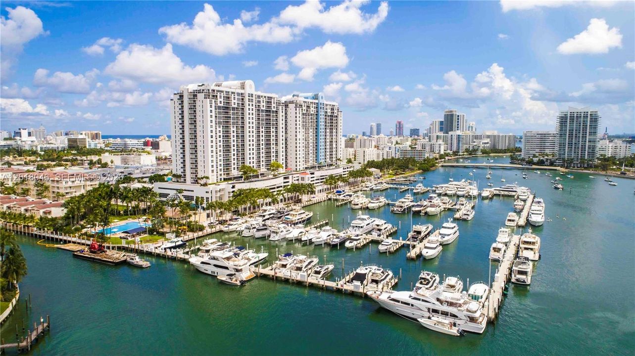 For Sale: $1,099,000 (2 beds, 2 baths, 1110 Square Feet)