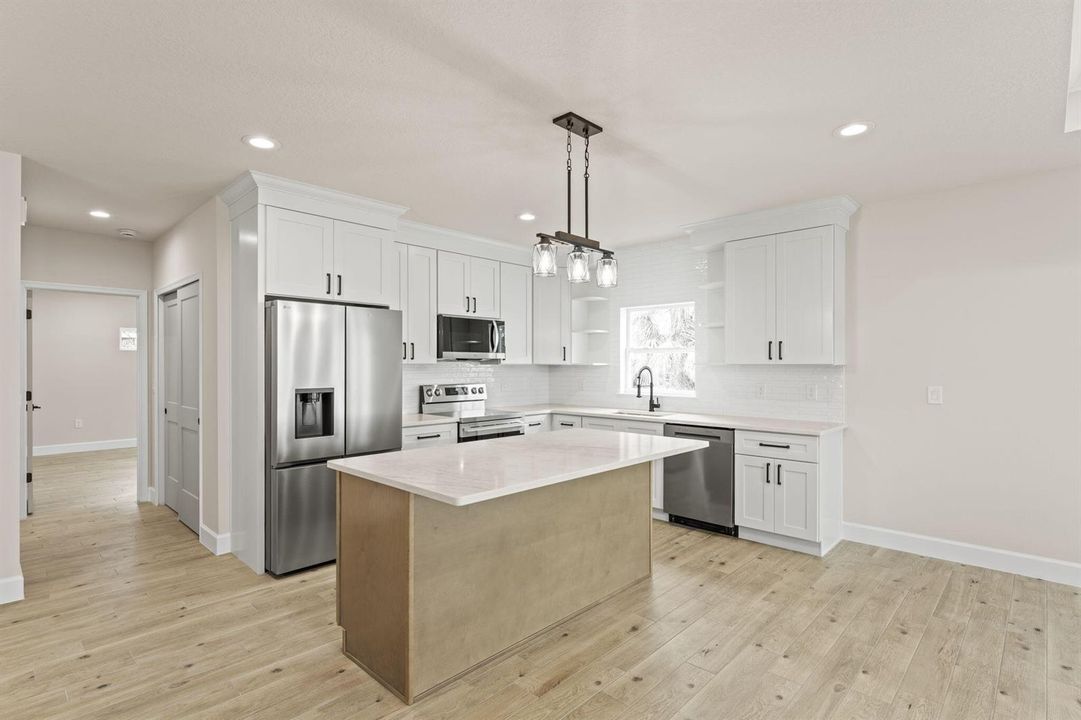 20-web-or-mls-GALICIA.Kitchen.36