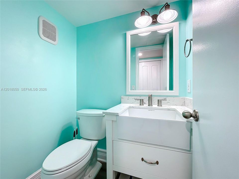 For Rent: $1,700 (1 beds, 1 baths, 700 Square Feet)