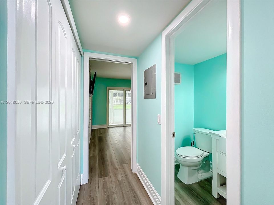 For Rent: $1,700 (1 beds, 1 baths, 700 Square Feet)
