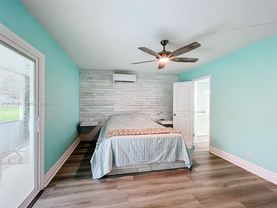 For Rent: $1,700 (1 beds, 1 baths, 700 Square Feet)