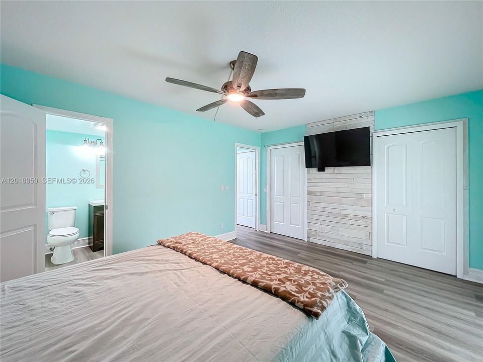For Rent: $1,700 (1 beds, 1 baths, 700 Square Feet)
