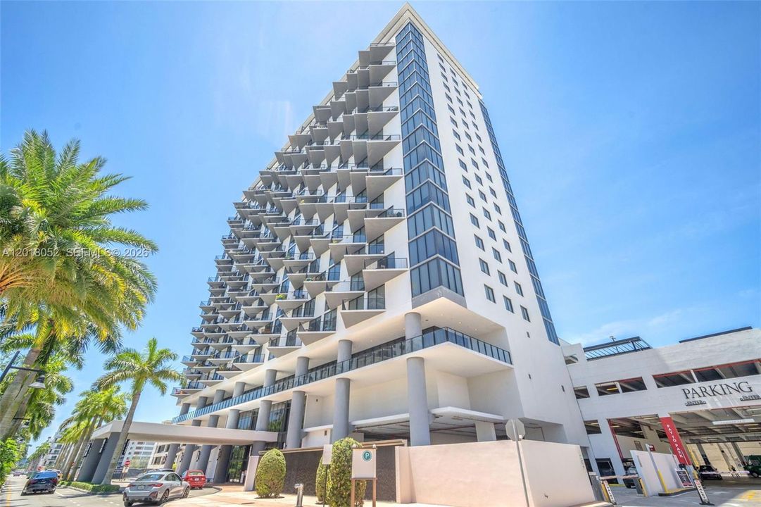 Недавно продано: $529,000 (2 спален, 2 ванн, 1097 Квадратных фут)