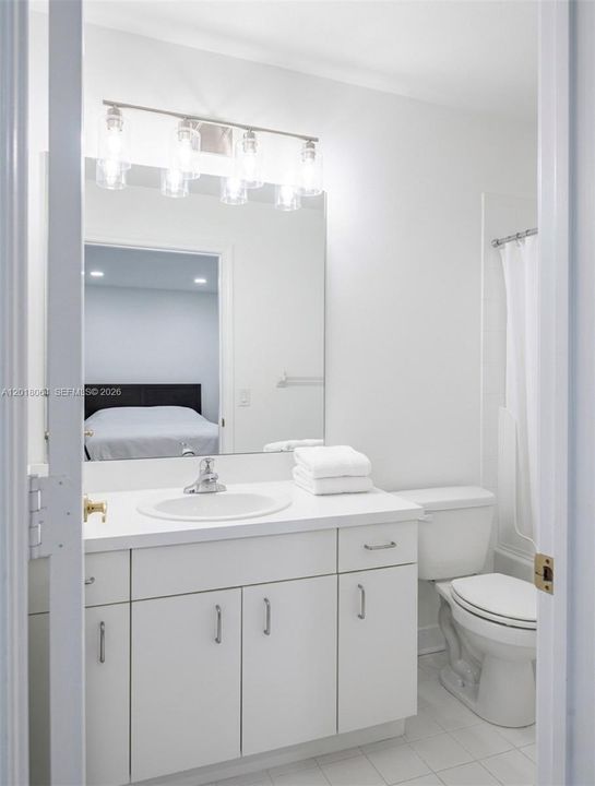 For Rent: $3,200 (2 beds, 2 baths, 1450 Square Feet)