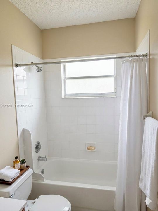 For Rent: $3,200 (2 beds, 2 baths, 1450 Square Feet)
