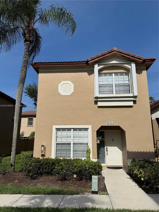 For Rent: $3,200 (2 beds, 2 baths, 1450 Square Feet)